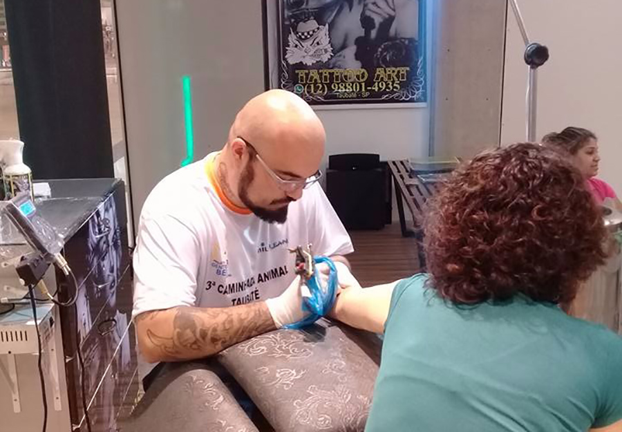 Começou hoje o Tattoo Solidária no Via Vale