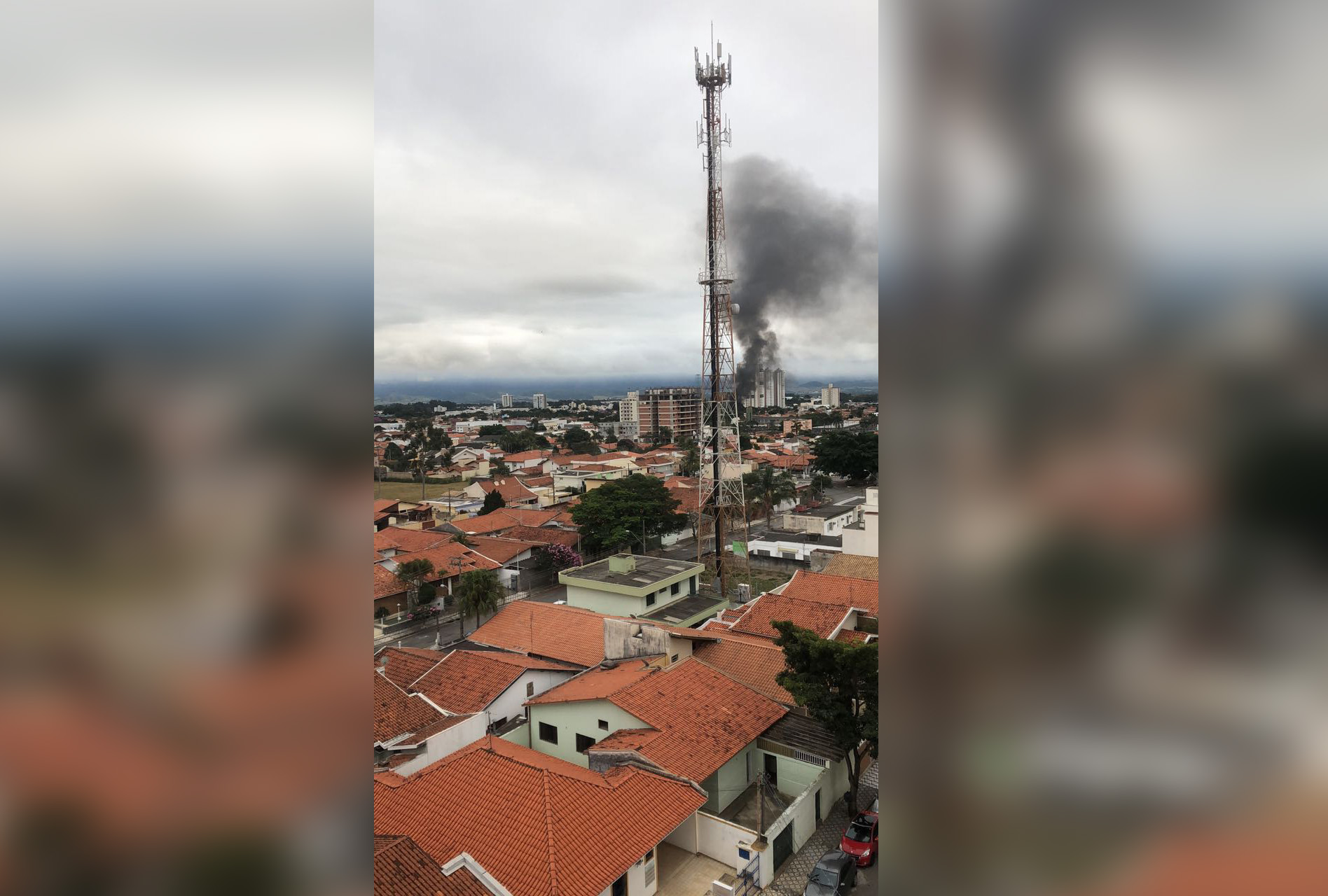 Depósito de construtora pega fogo em Taubaté