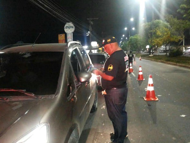 Blitz da Lei Seca  autua 13 motoristas