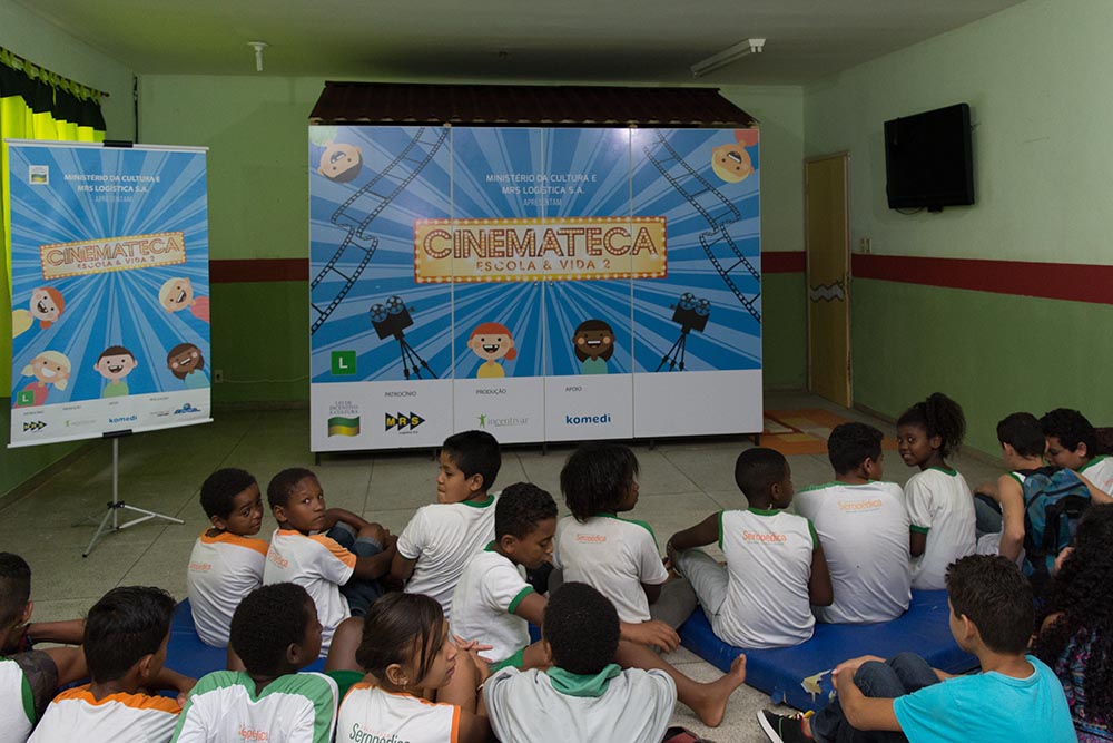 Escolas da região do Vale do Paraíba e Litoral Norte ganham Cinemateca