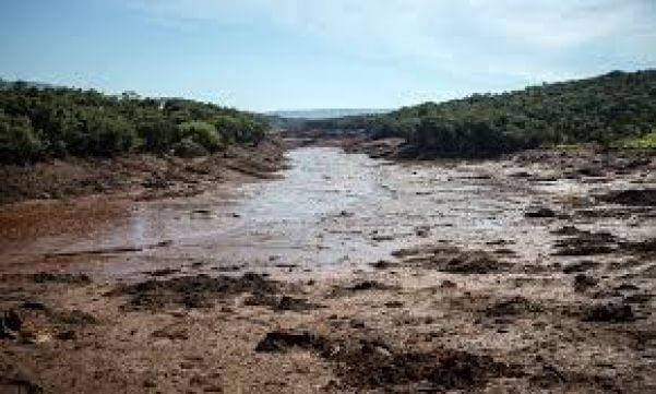 Defesa Civil conta casas atingidas em Brumadinho; mortos chegam a 165