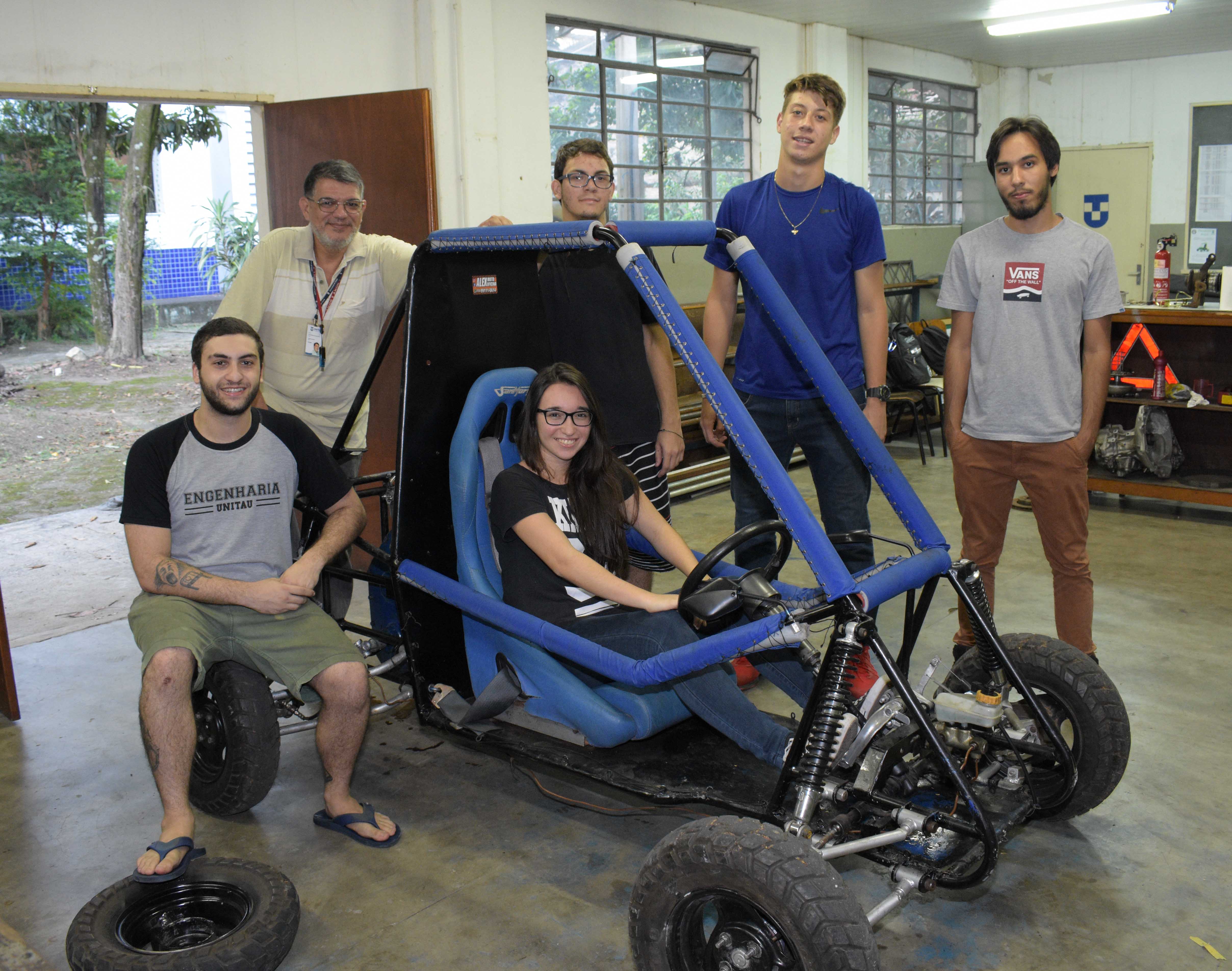 Alunos de Engenharia retomam projeto Baja