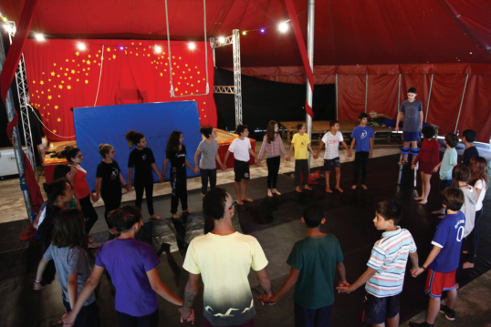 Instituto Pandavas apresenta espetáculo “Circo Nosotros” em Monteiro Lobato