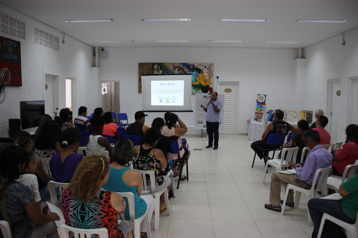 Cras Sabará/Mourisco faz reunião do programa BPC Escola