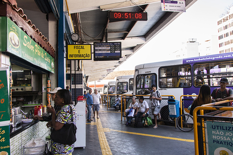 Terminais rodoviários e estações deverão priorizar assentos