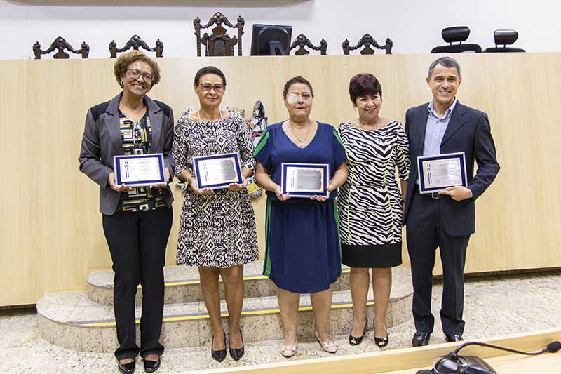 Dia de luta contra o câncer é celebrado pela Câmara de Taubaté