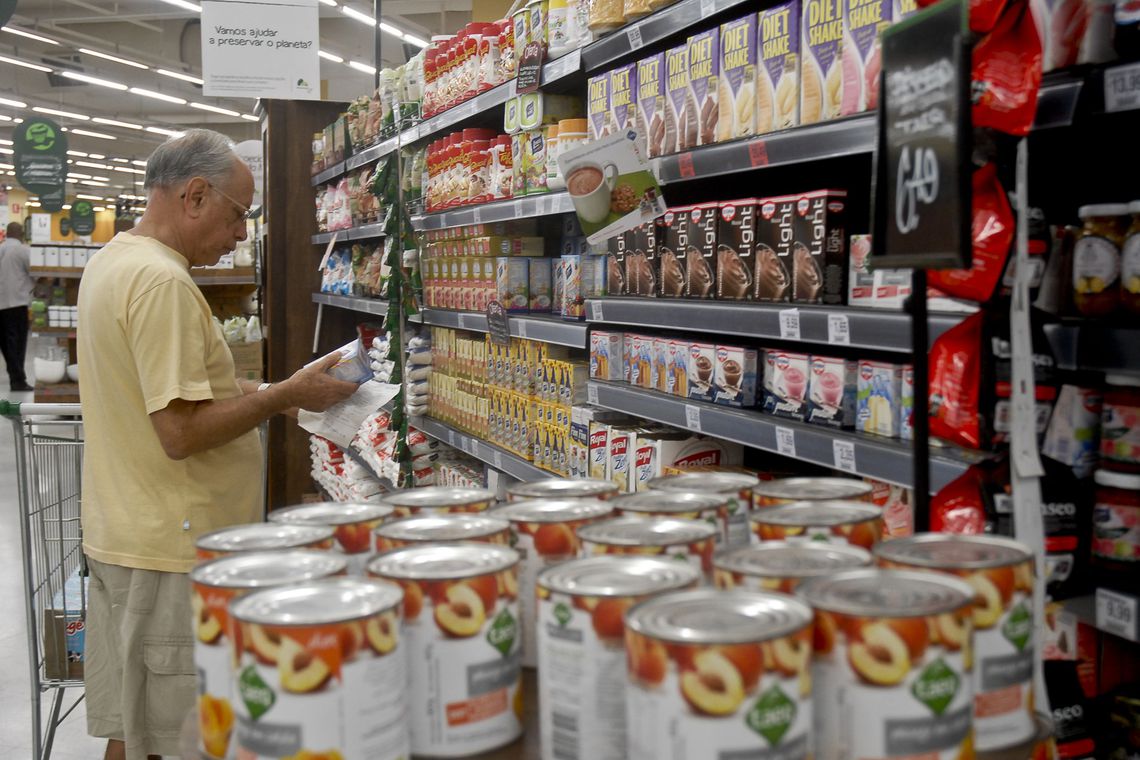 Vendas de fim de ano em supermercados devem se igualar às de 2018