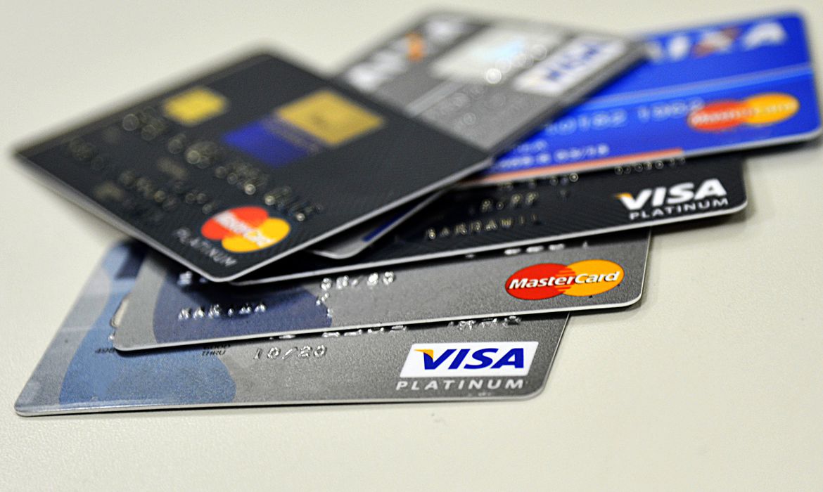 Entra em vigor a portabilidade do saldo devedor do cartão de crédito